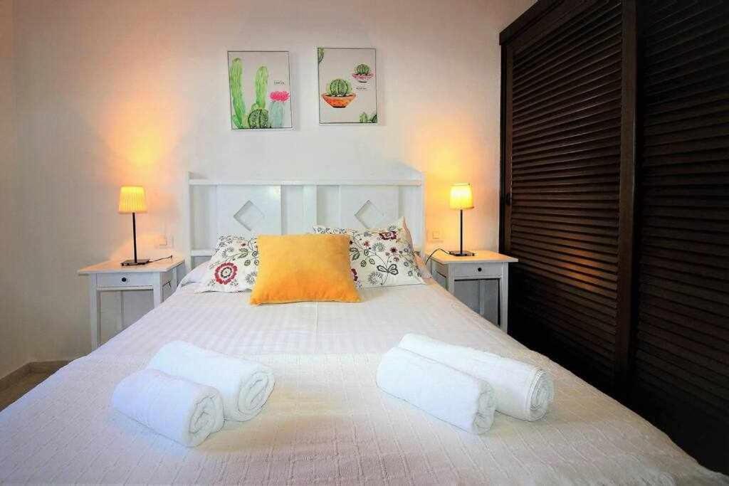 Casa Alejandra Con Terraza Y Barbacoa Villa เอลโกลโฟ ภายนอก รูปภาพ