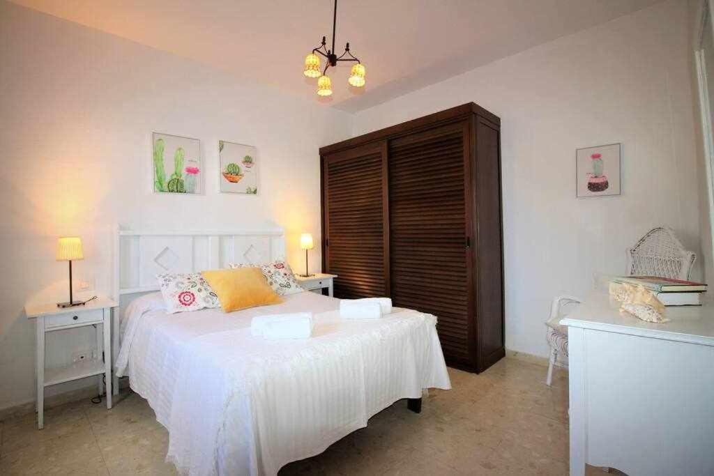Casa Alejandra Con Terraza Y Barbacoa Villa เอลโกลโฟ ภายนอก รูปภาพ